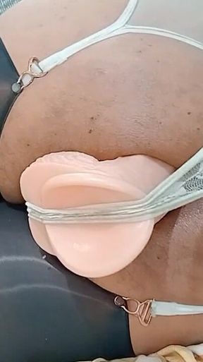 Este Ermoso Juguete Me Abre Todo Mi Culo Por La Cabeza Enorme Que Tiene!!!!!!