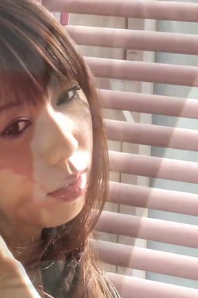 Hot Japanese babe shaves her pussy before masturbating with a vibrator