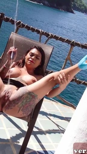 Key moment from &quot;PUBLIC SQUIRT - German Agent meets Latina milf for pussy masturbation&quot;