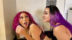 peguei minha amiga e o namorado no banho e tive que dar a bucetinha pra ele tambem