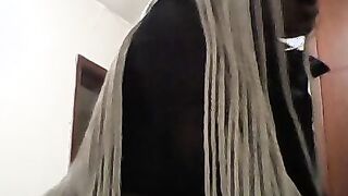 I have sex with the delivery man into my building