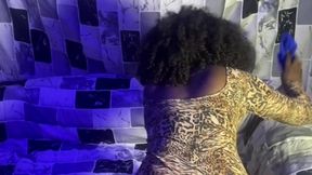 sexy ebony maid cleans the house without panties and get she fucked for it