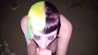 Lynn-Tonic - Outdoor Fick mit Blowjob auf dem Heimweg!