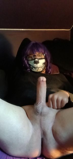 Raven LeTrap jerks off and cums for 12 min