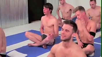 yoga gay