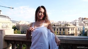 Naked View - Li Moon
