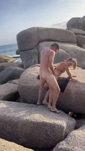 IT WAS SUPPOSED TO BE JUST A BLOWJOB BUT I COULDN'T RESIST AND GOT ​​IT HOT ON THE NUDE BEACH