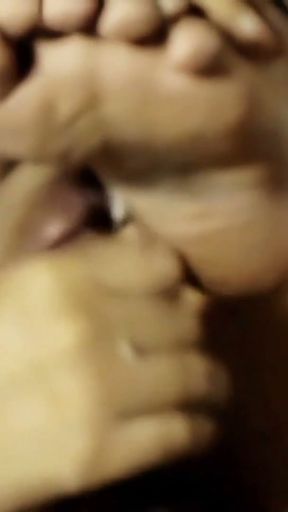 Big cum explosion on sole of my foot   Clip 1