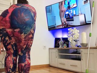 Body Art - Nude HouseWife