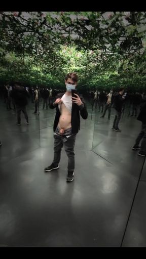A Nice Handjob with Some Viewers