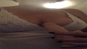 caresses avec mon gode en nuisette