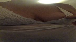 caresses avec mon gode en nuisette