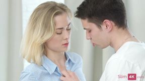 Pretty girl goes for anal sex