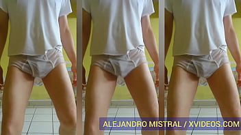 Hombre gay bailando en ropa interior blanca mojada Trusas Calzoncillos calientes ALEJANDRO MISTRAL