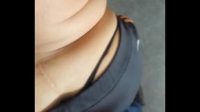 me mueve las nalgas muy rico