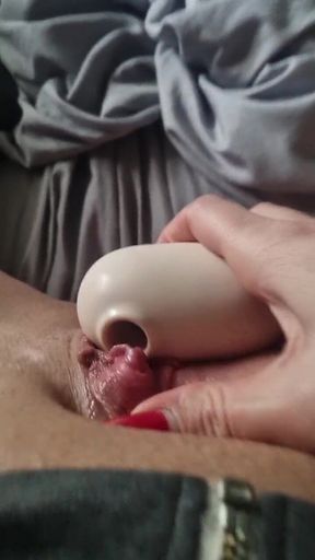 Clit jerk off