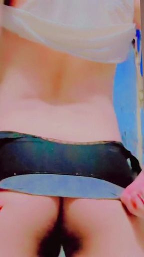 Newly Femboy Love to Shake His Bubble Butt