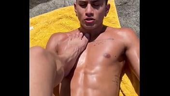 FUDENDO NA PRAIA. - FREE