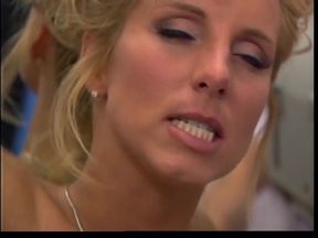 Hot lesbian chick eating cunt