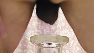 Plug anal, béant – Film POV en gros plan de salopes gays baisées dans le cul