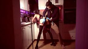 Sex Tape fetichista con Alice en la cocina de mi oficina