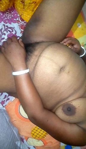 Gita Aunty Having Sex on Bed 2025 New Video