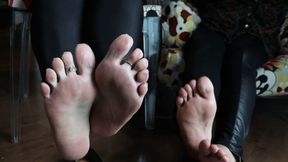 A perfect Three Some Feet Worship - Hot Stuff (FOR MOBILE DEICE USERS) - FOOT WORSHIP - PERFECT FEET - FAT SOLES - BBW QUEEN - THICK THIGHS