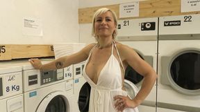 ”Colorful with Kim, 41 years old!”