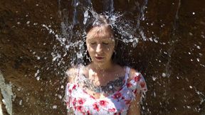 Long dress in a fountain
