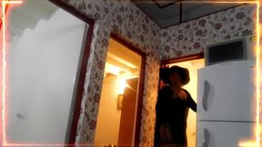 fanatico viene a ver como se filma un video y lo hago chuparme la concha mientras esperamos empezar a filmar