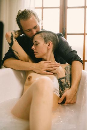 Passionate Fuck on tub