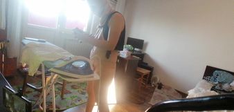 Sexy wife doing chores in the house naked. Cum on wife&#039;s big ass. Hot foreplay with a couple, oil massage on the body.