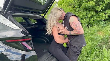 JayJay Pink outdoor fuck