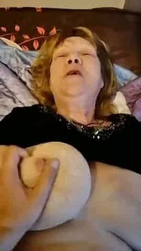 I'm looking for my step-aunt's tits