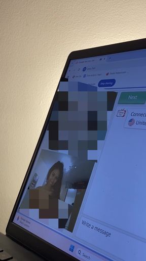 Amateur onlyfan shows off her tits