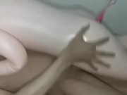 Me masturbo con una muñeca