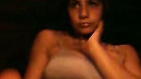 Curvy webcam beauty shows me her nice boobies at night