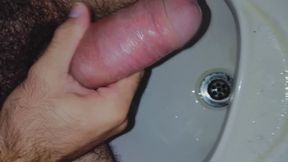 Pee on bidet