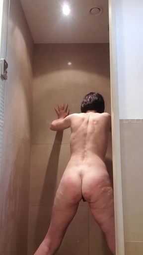 Awesome Squirt with Glas Dildo