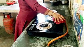 Desi Mom fuking neighbour boy'_s with kichen