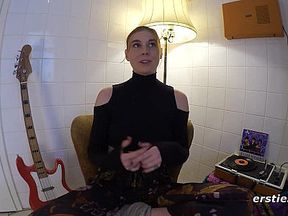 Hot Girls Squirt During Lesbian 4way