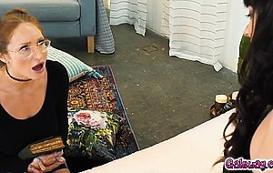 Skylar Snow having a good taste of Sovereign Syres milf muff