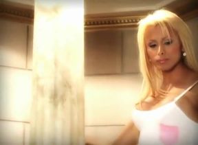 Shemale pornstar Yeina gets some action