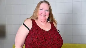 Big Breasted Mature Bbw Playing With Her Pussy - MatureNL