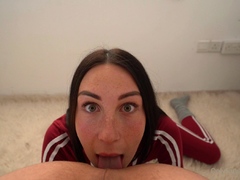 Hot amateur licking pussy of female agent