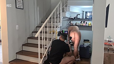 A morena rabuda venho me mostrar o novo biquine não aguentei e meti a rola naquele bucetão