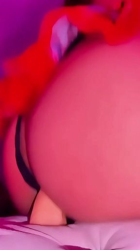 LOOK AT MY BIG BUTTOCKS AND MY AROUSED BODY WHILE I PUT A BIG DILDO AND WITH WHICH I ENDED UP LUSTFUL AND WANTING TO MOAN