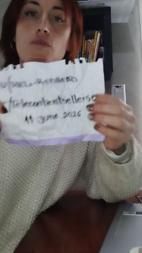 Reddit user shares their verified redgifs content