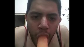 Chupando el juguete de mami 16