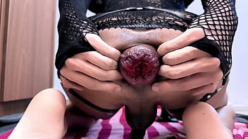 shemale loves a can pushing her uterus